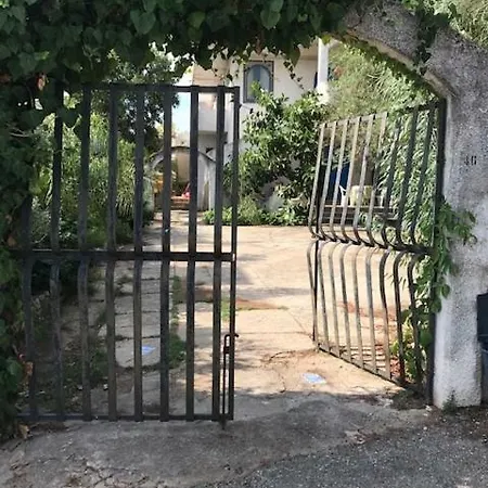 Lacava *